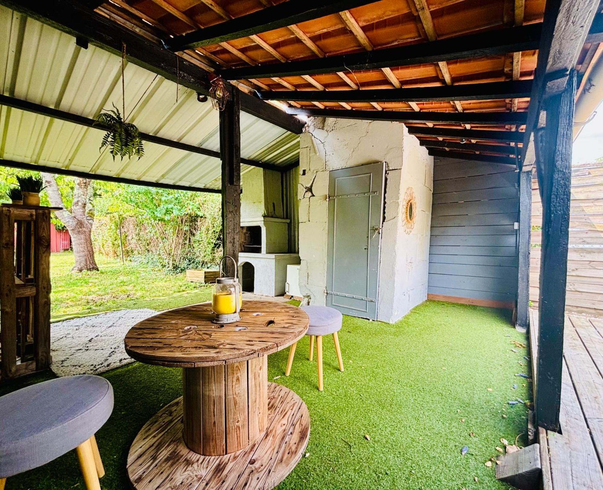 La Maison Du Parc, Charme Et Tranquillite Niort Eksteriør billede