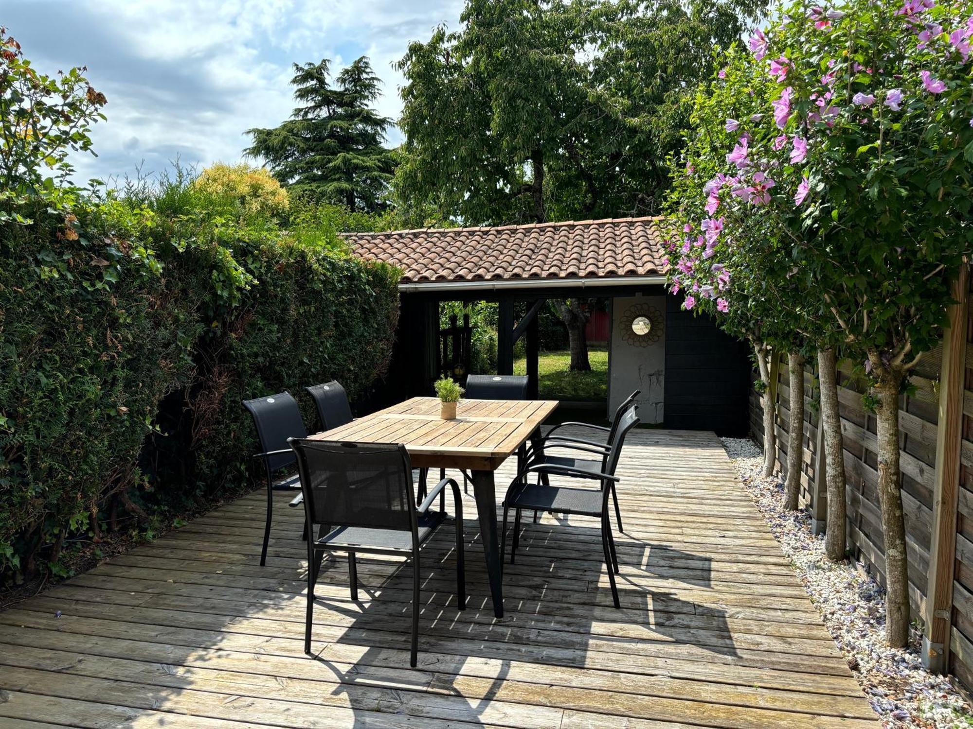 La Maison Du Parc, Charme Et Tranquillite Niort Eksteriør billede