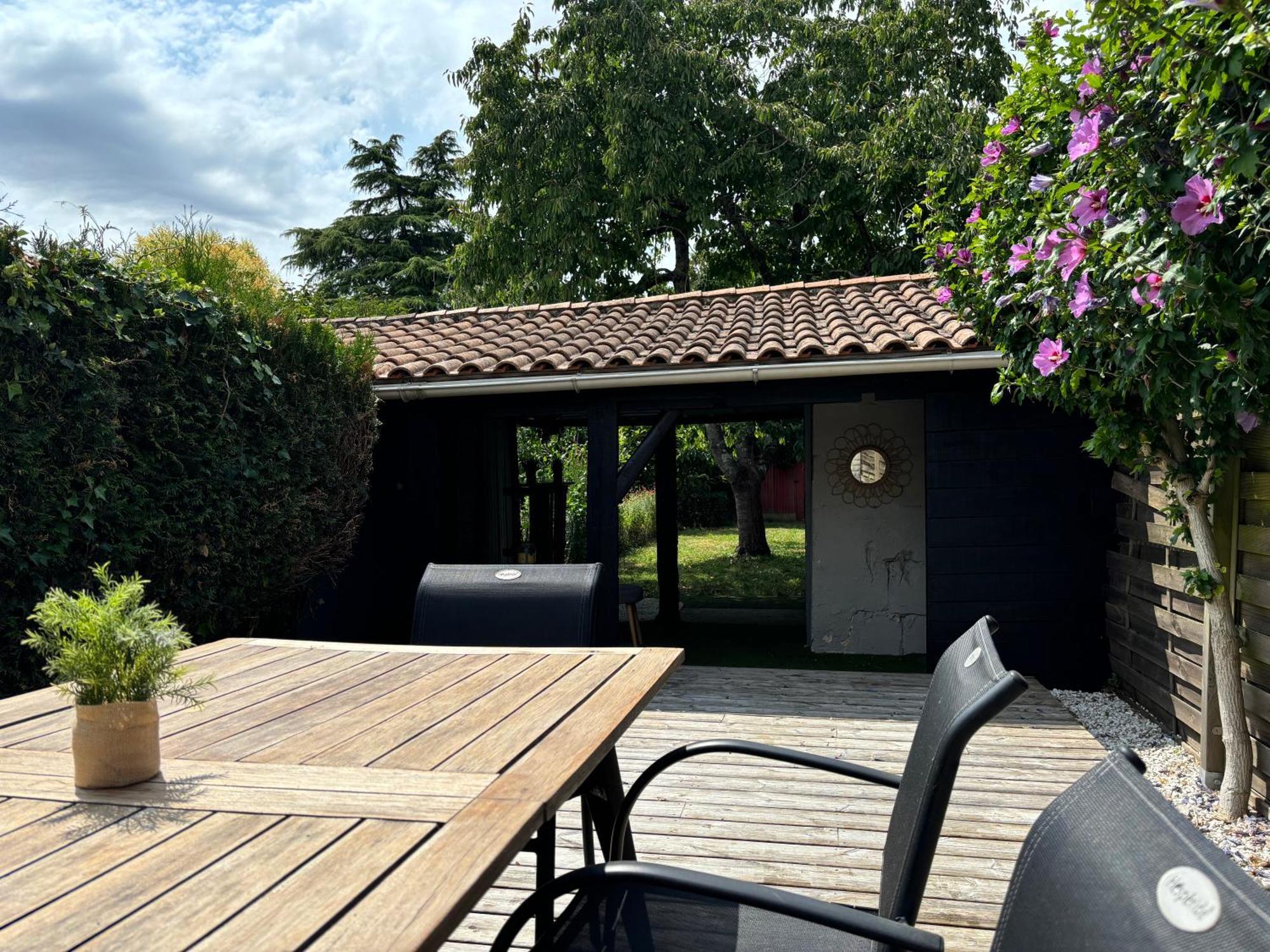 La Maison Du Parc, Charme Et Tranquillite Niort Eksteriør billede